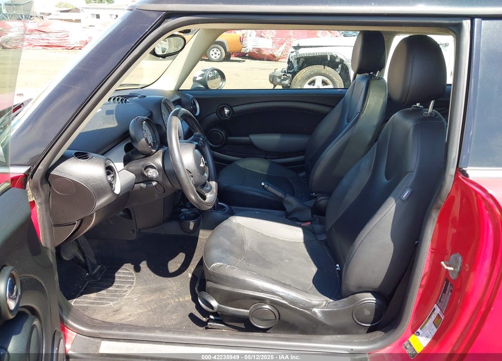 2012 MINI COOPER VIN: WMWSU3C56CT540636