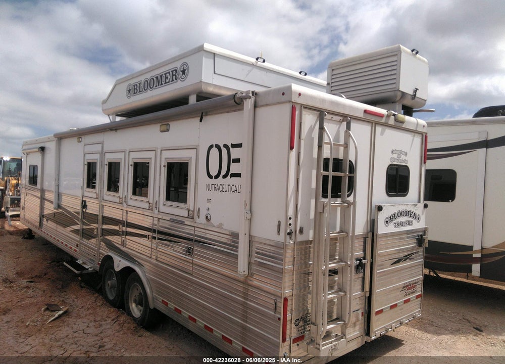 2011 BLOOMER 19 FT SWLQ VIN: 1B9BG3621BS511780