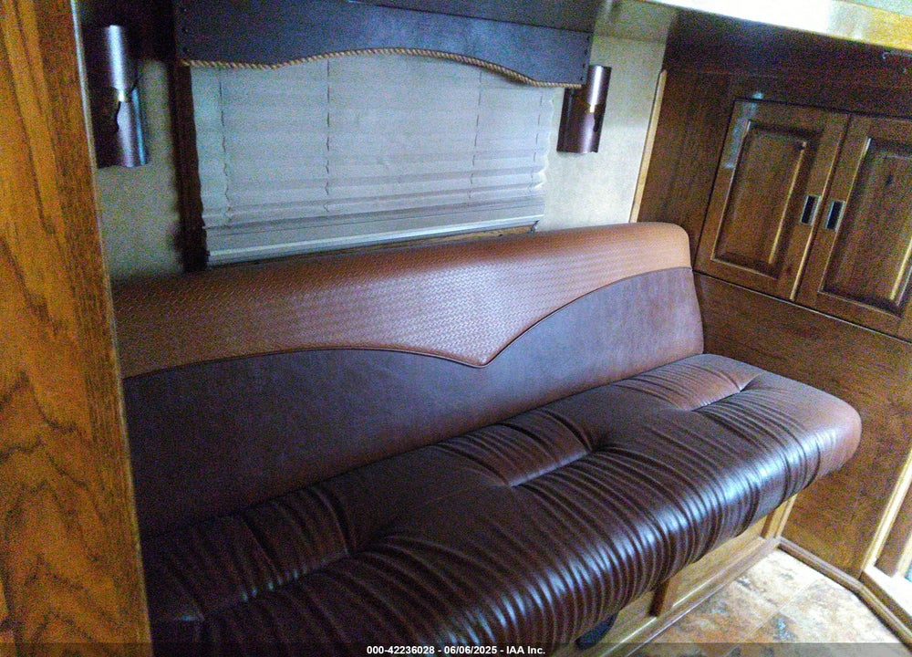 2011 BLOOMER 19 FT SWLQ VIN: 1B9BG3621BS511780