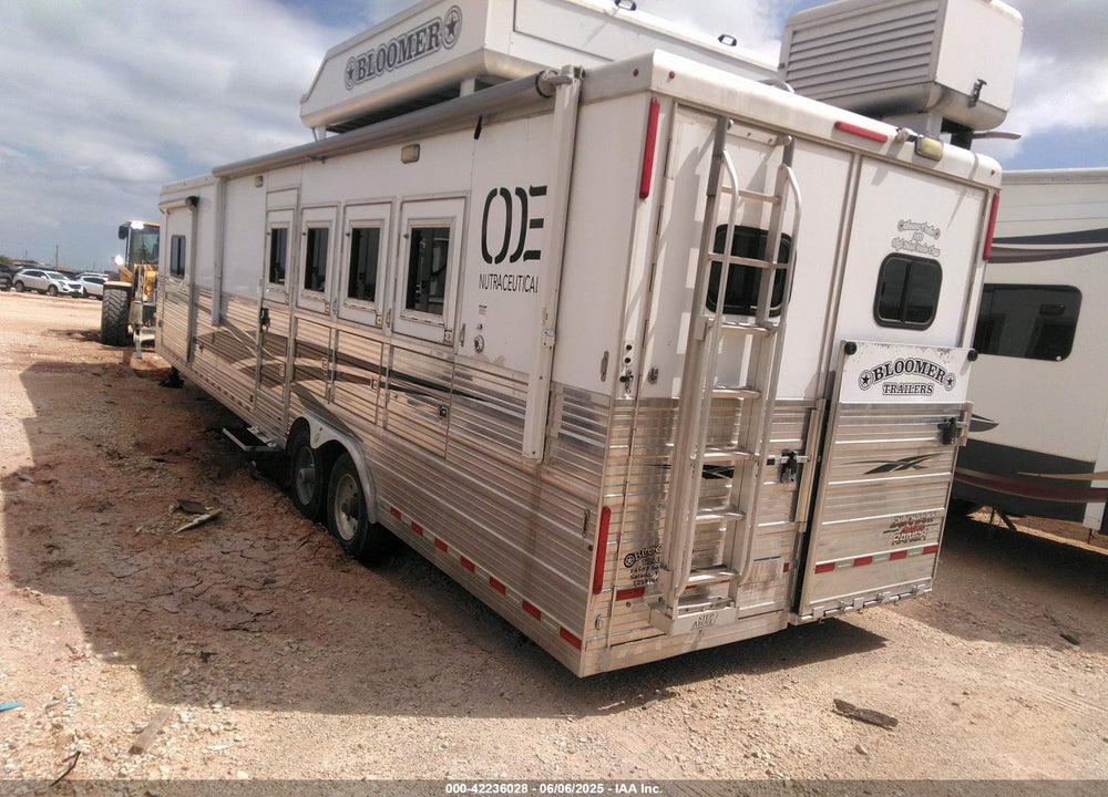 2011 BLOOMER 19 FT SWLQ VIN: 1B9BG3621BS511780