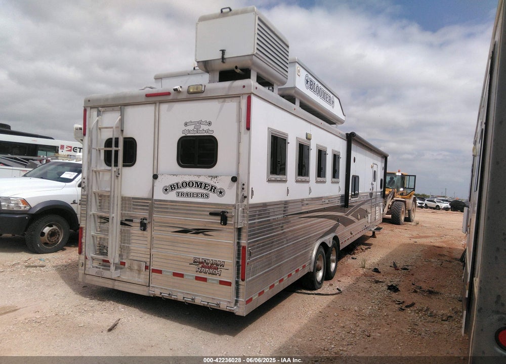2011 BLOOMER 19 FT SWLQ VIN: 1B9BG3621BS511780