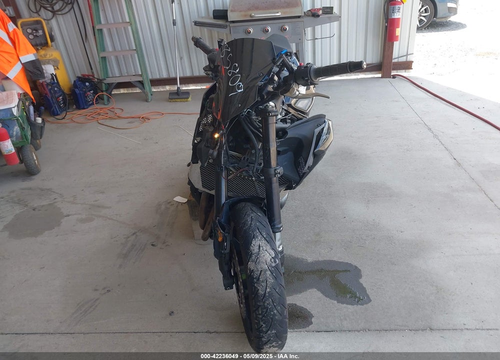 2017 KAWASAKI ZR900 VIN: JKAZR2A19HDA18014