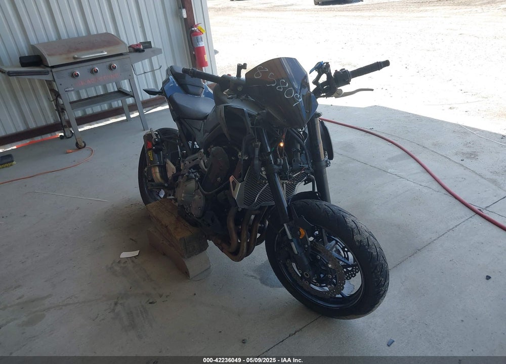 2017 KAWASAKI ZR900 VIN: JKAZR2A19HDA18014