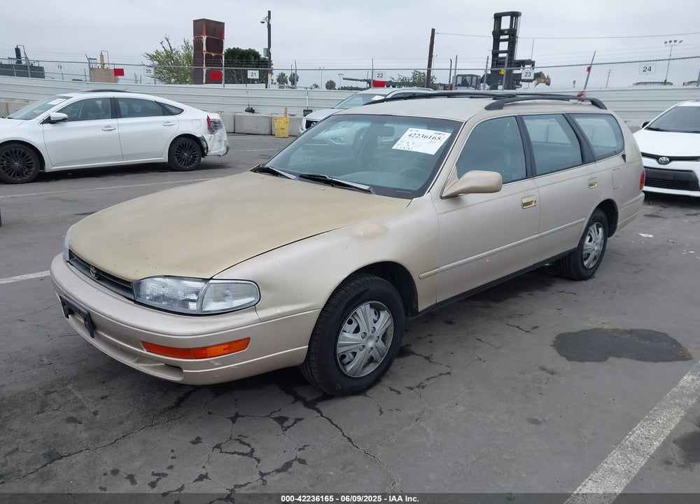 1992 TOYOTA CAMRY LE VIN: 4T1SK12W4NU110507