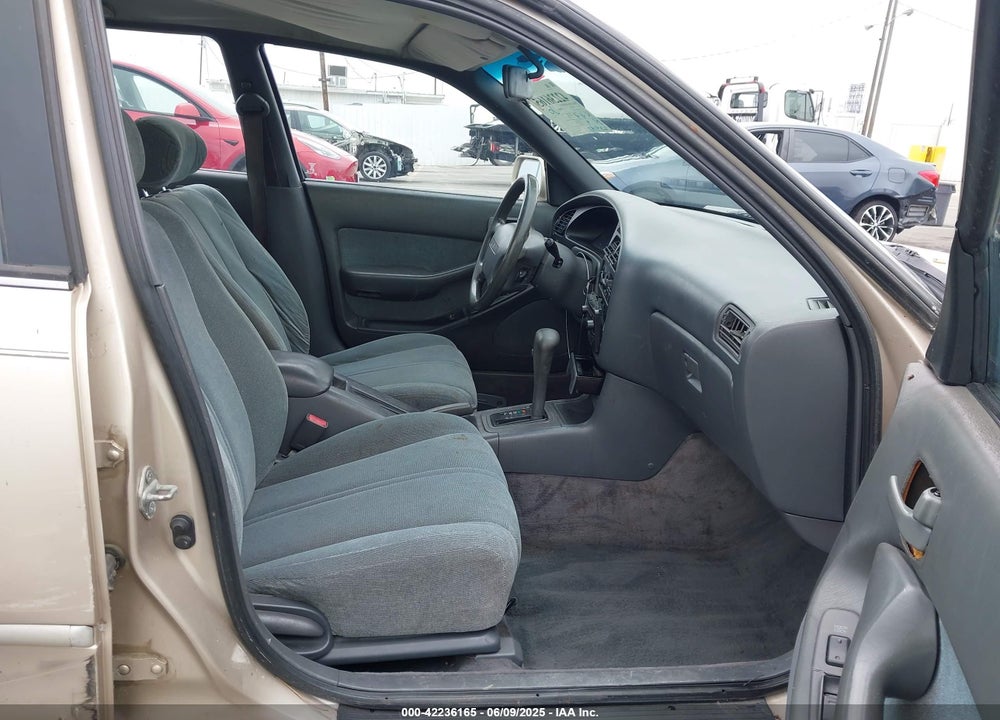 1992 TOYOTA CAMRY LE VIN: 4T1SK12W4NU110507