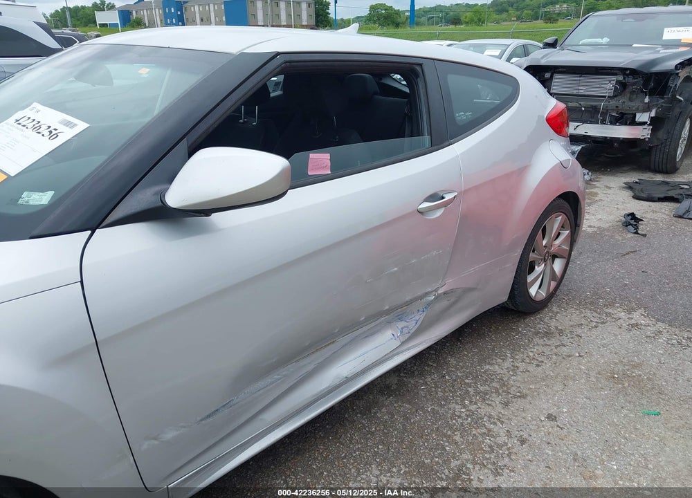 2016 HYUNDAI VELOSTER VIN: KMHTC6AD1GU264853