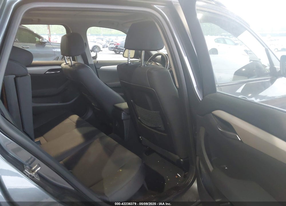 2014 BMW X1 VIN: WBAVL1C59EVY14018