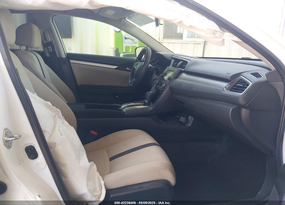 2018 HONDA CIVIC VIN: 2HGFC2F55JH557985