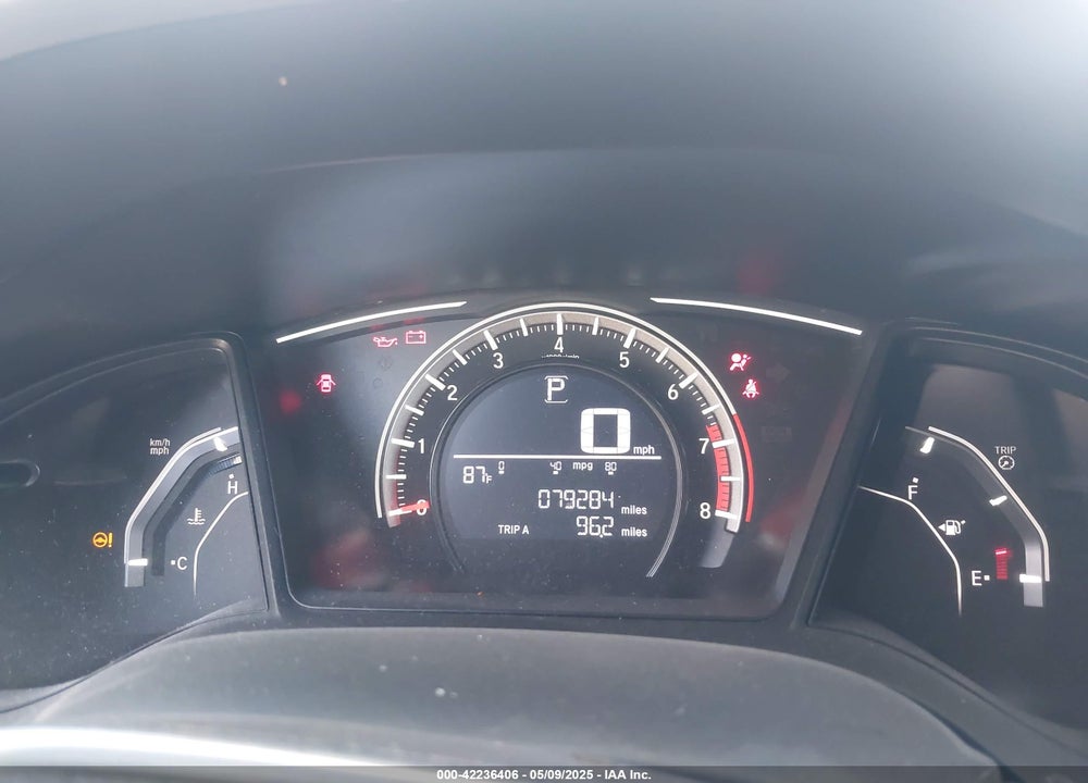 2018 HONDA CIVIC VIN: 2HGFC2F55JH557985