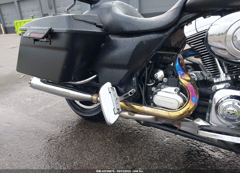2013 HARLEY-DAVIDSON FLHX STREET GLIDE VIN: 1HD1KBM15DB686395