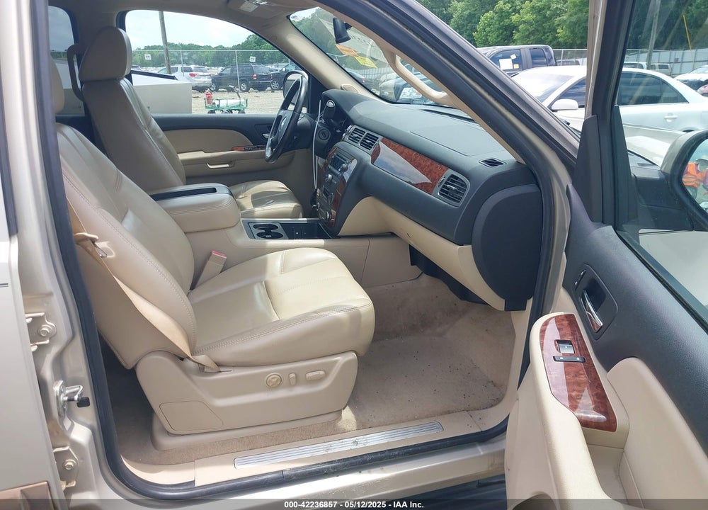 2007 CHEVROLET SUBURBAN 1500 VIN: 1GNFC16047R389477