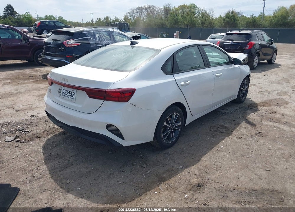 2022 KIA FORTE VIN: 3KPF24AD0NE425696