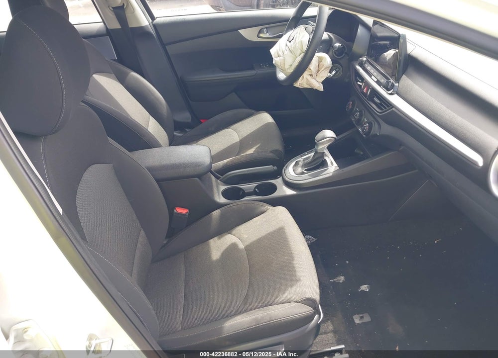 2022 KIA FORTE VIN: 3KPF24AD0NE425696