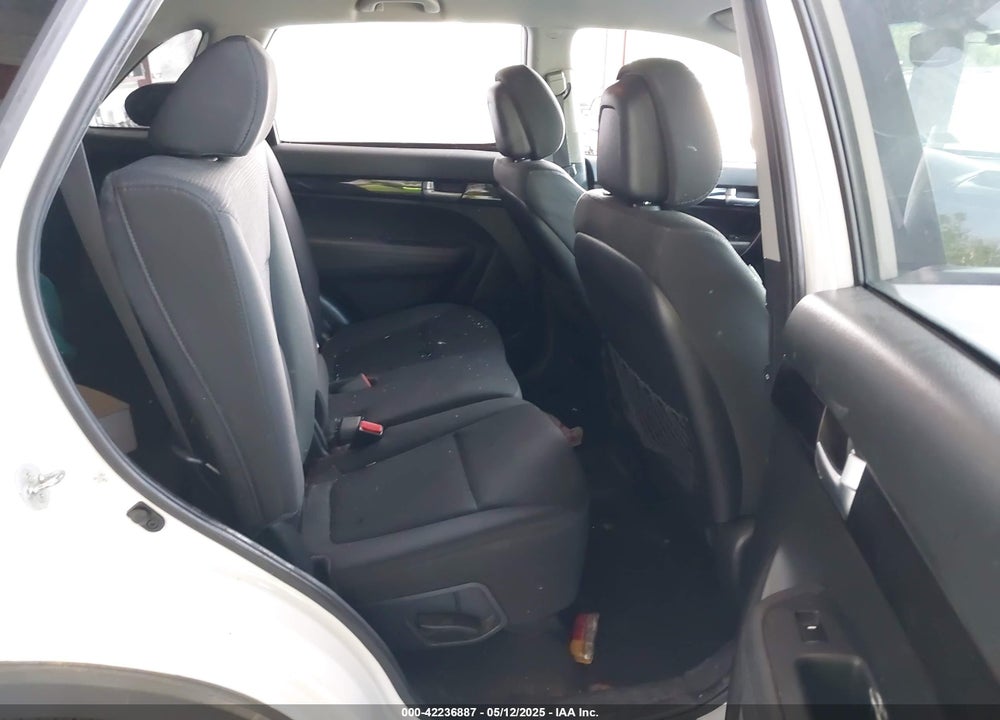 2014 KIA SORENTO VIN: 5XYKT3A69EG537505