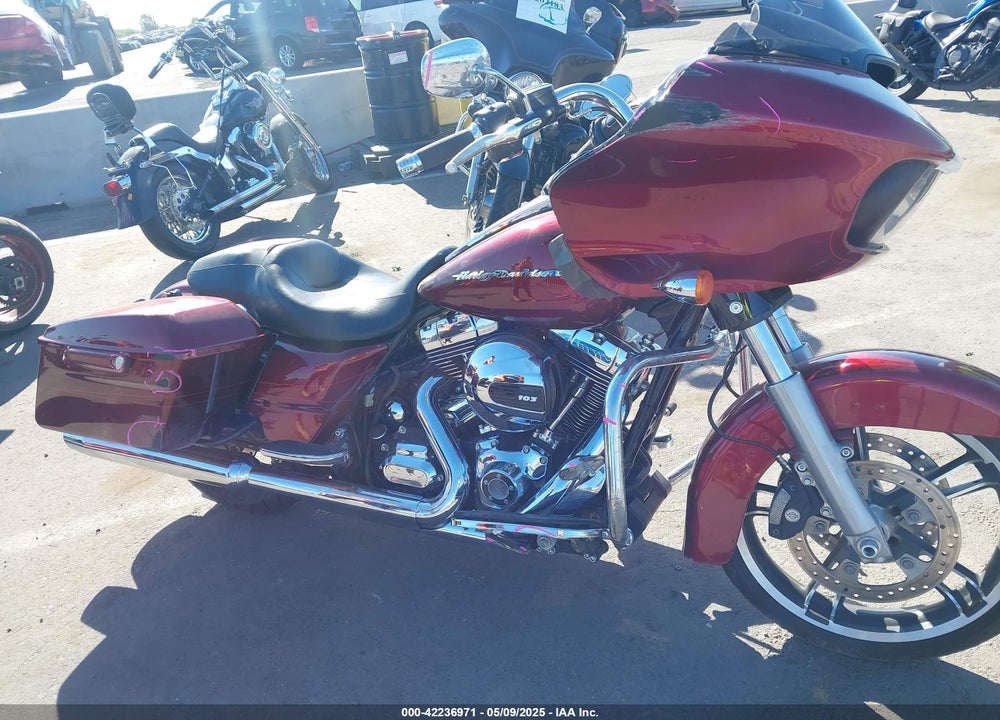 2016 HARLEY-DAVIDSON FLTRXS ROAD GLIDE SPECIAL VIN: 1HD1KTM18GB646404