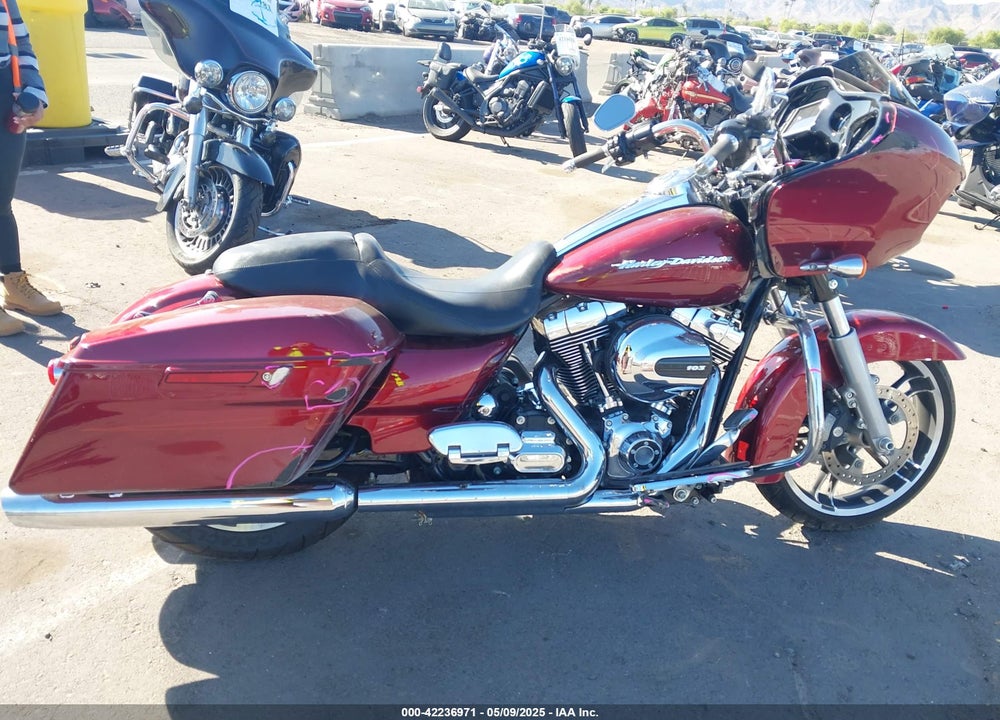 2016 HARLEY-DAVIDSON FLTRXS ROAD GLIDE SPECIAL VIN: 1HD1KTM18GB646404
