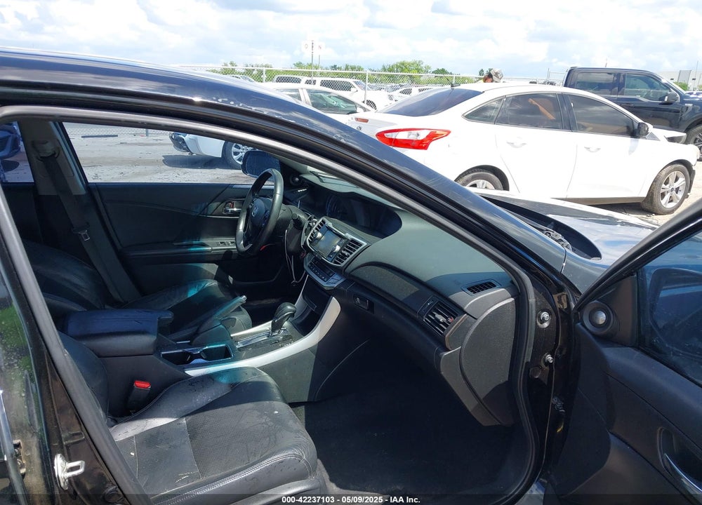 2015 HONDA ACCORD VIN: 1HGCR2F8XFA033247