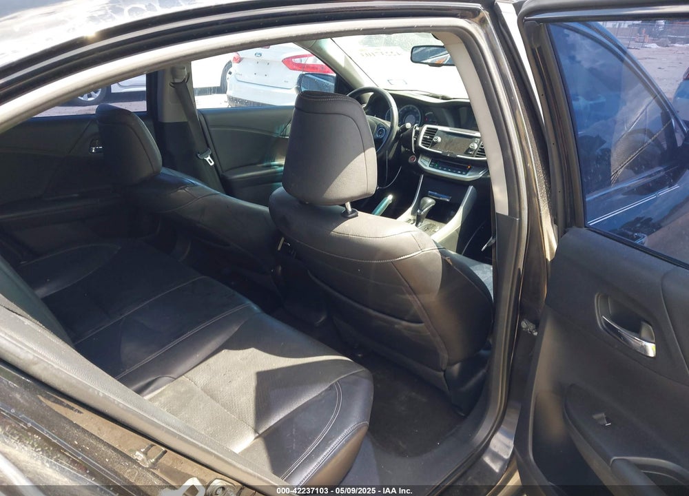 2015 HONDA ACCORD VIN: 1HGCR2F8XFA033247