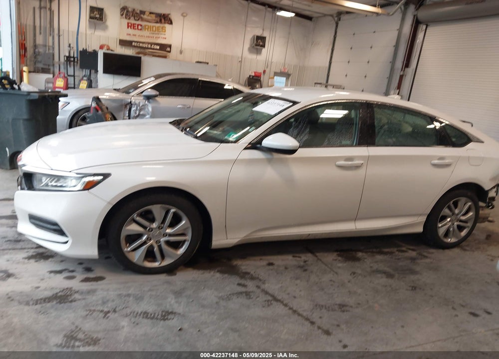 2018 HONDA ACCORD VIN: 1HGCV1F15JA131636