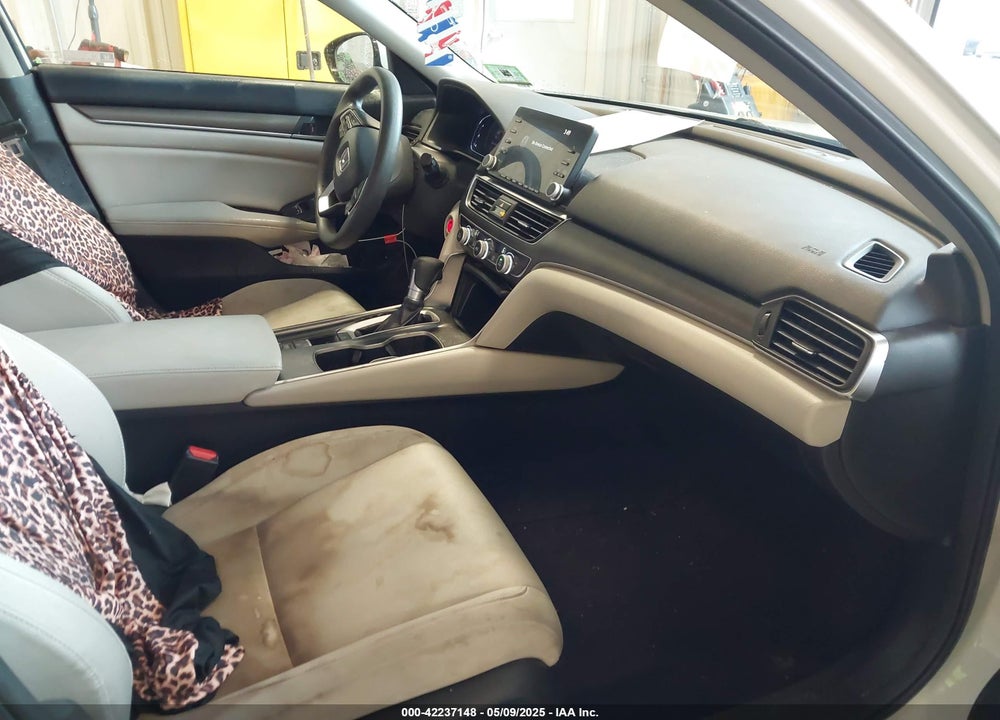 2018 HONDA ACCORD VIN: 1HGCV1F15JA131636