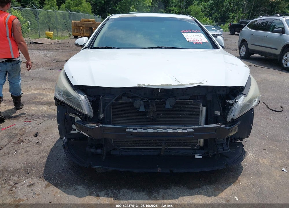 2016 HYUNDAI SONATA LIMITED VIN: 5NPE34AF2GH339086