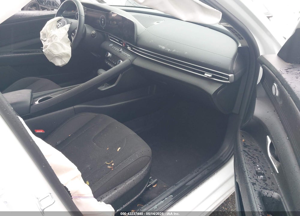 2023 HYUNDAI ELANTRA VIN: 5NPLS4AGXPH113946