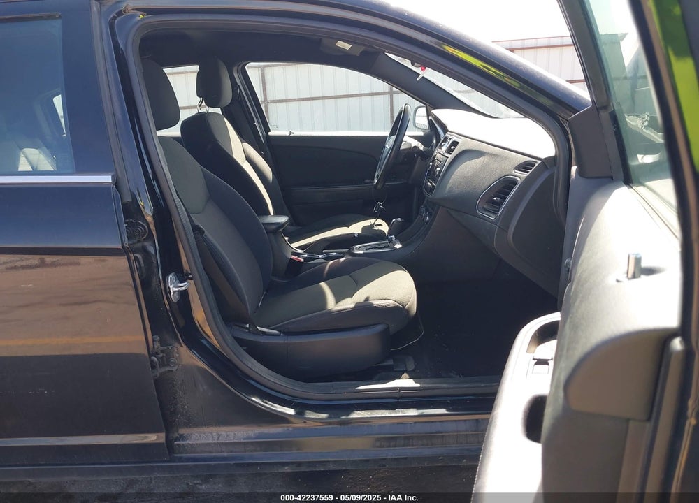 2012 CHRYSLER 200 VIN: 1C3CCBBB1CN197853