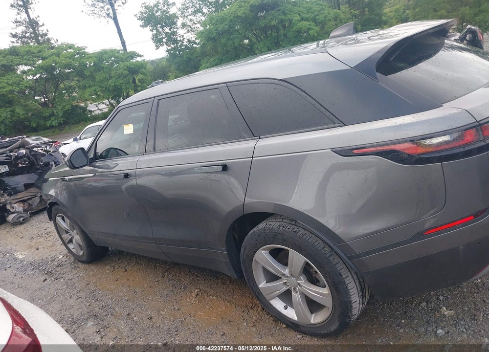 2018 LAND ROVER RANGE ROVER VELAR VIN: SALYB2RX7JA711885