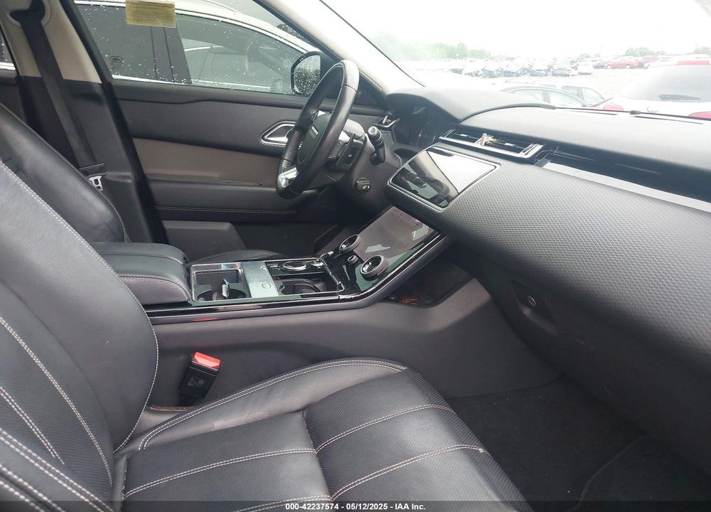 2018 LAND ROVER RANGE ROVER VELAR VIN: SALYB2RX7JA711885