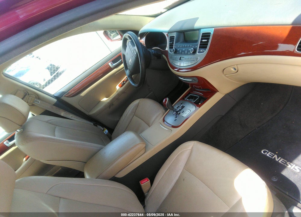 2013 HYUNDAI GENESIS VIN: KMHGC4DD8DU212407