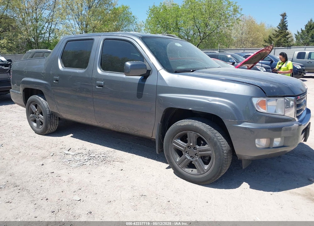 2013 HONDA RIDGELINE RTL VIN: 5FPYK1F58DB016600