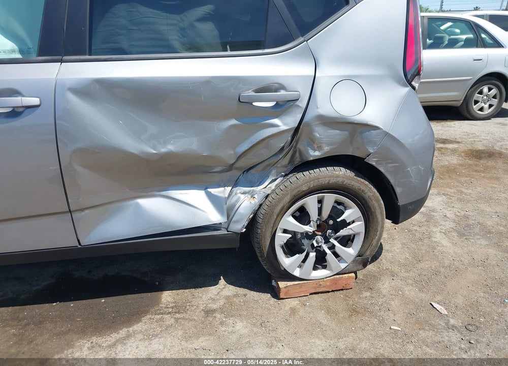 2023 KIA SOUL LX VIN: KNDJ23AU9P7886550