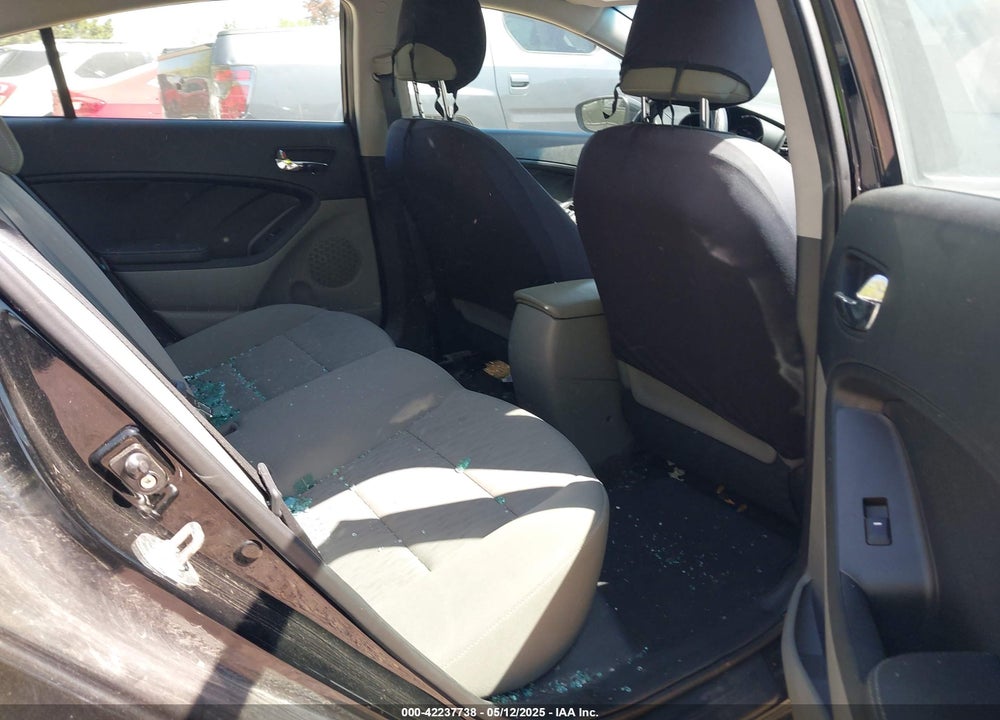 2015 KIA FORTE LX VIN: KNAFK4A64F5431657