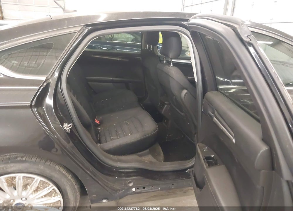 2015 FORD FUSION VIN: 3FA6P0LU4FR261070