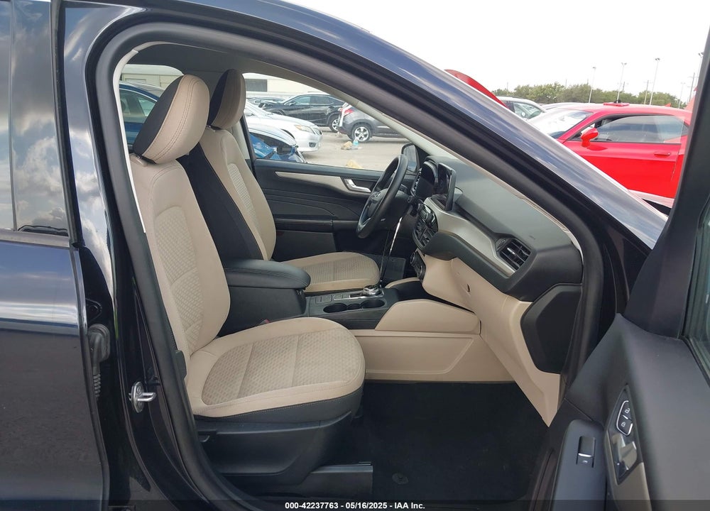 2021 FORD ESCAPE VIN: 1FMCU0BZ8MUA40236