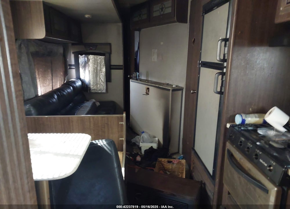 2019 CROSSROADS OTHER VIN: 4YDT33327KS379036