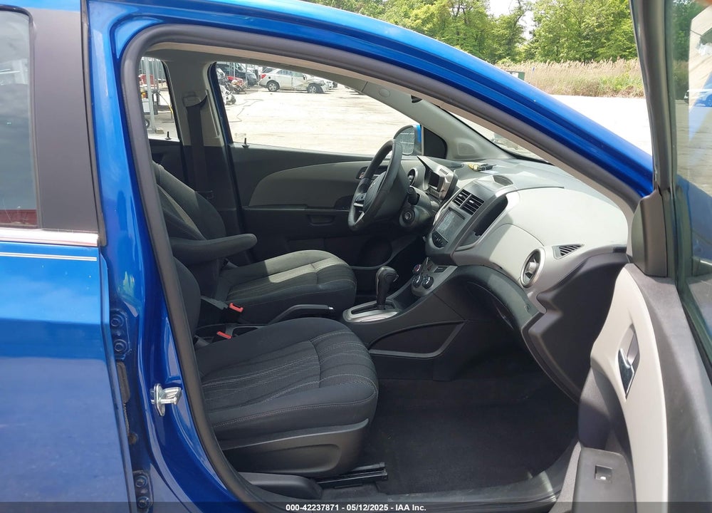 2016 CHEVROLET SONIC VIN: 1G1JC5SG2G4146432