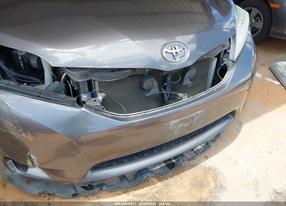 2014 TOYOTA SIENNA LE V6 8 PASSENGER VIN: 5TDKK3DC3ES459567