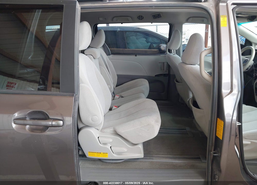 2014 TOYOTA SIENNA LE V6 8 PASSENGER VIN: 5TDKK3DC3ES459567
