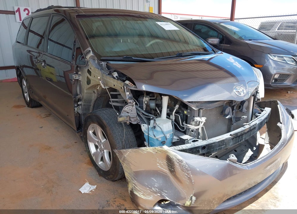 2014 TOYOTA SIENNA LE V6 8 PASSENGER VIN: 5TDKK3DC3ES459567