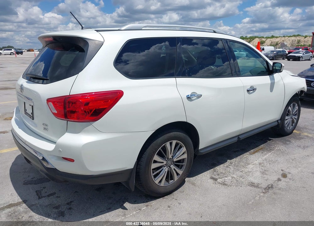 2017 NISSAN PATHFINDER VIN: 5N1DR2MM9HC622361