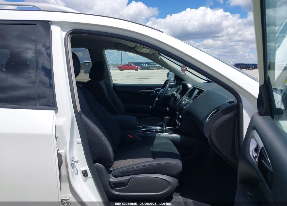 2017 NISSAN PATHFINDER VIN: 5N1DR2MM9HC622361