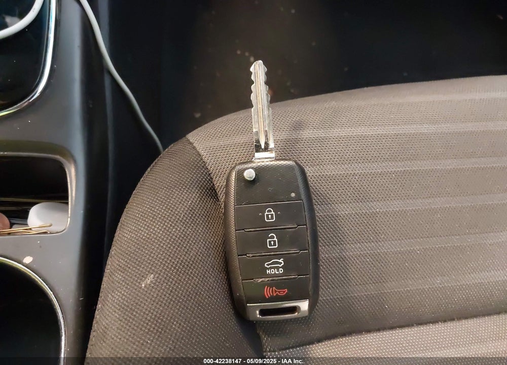 2017 KIA FORTE VIN: 3KPFL4A75HE022714