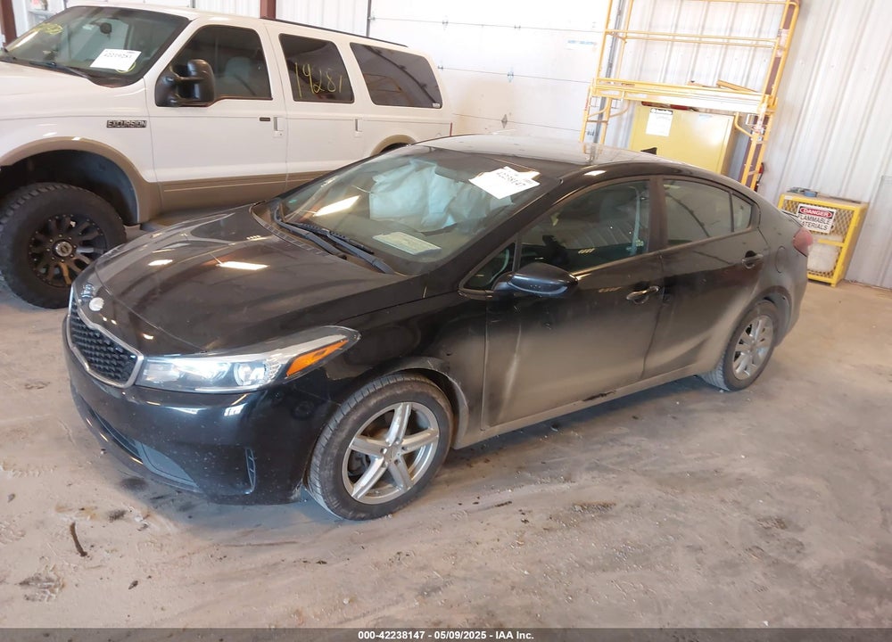 2017 KIA FORTE VIN: 3KPFL4A75HE022714