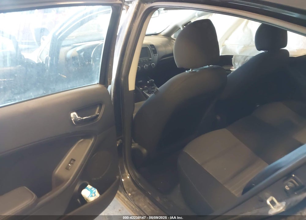2017 KIA FORTE VIN: 3KPFL4A75HE022714