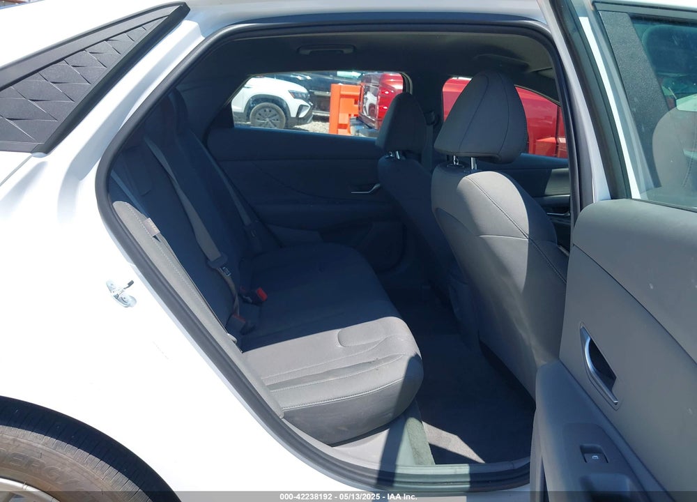 2025 HYUNDAI ELANTRA VIN: KMHLL4DG4SU876113