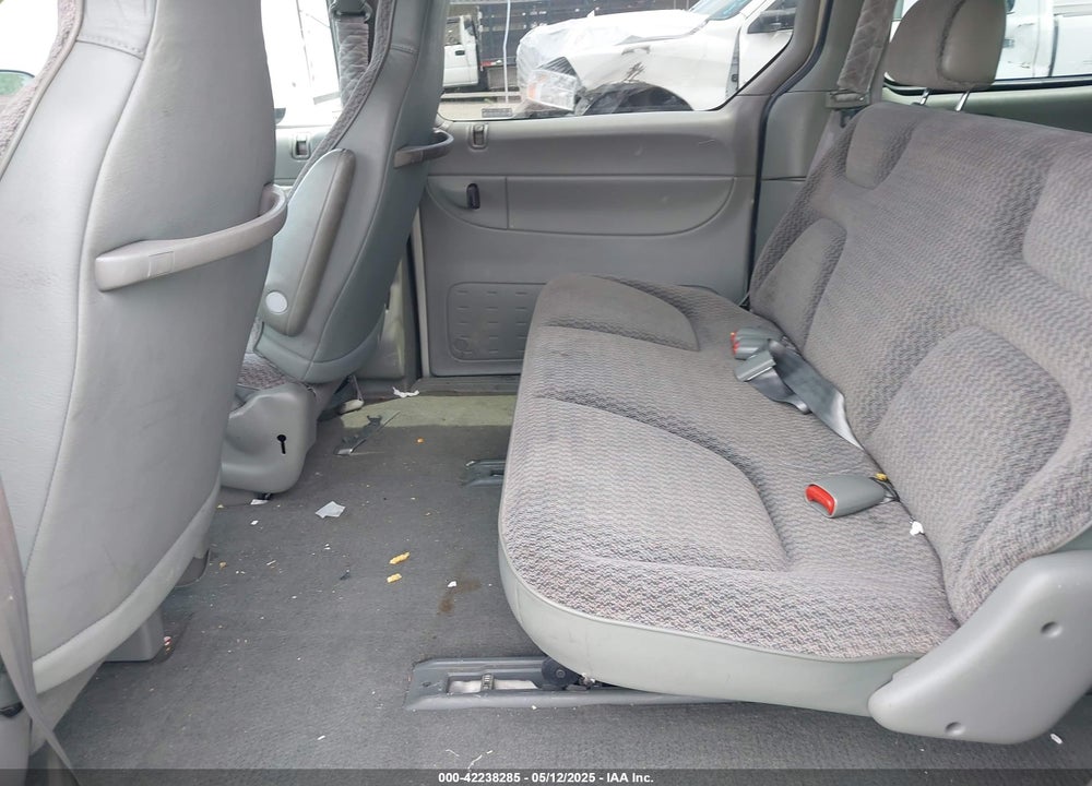 1999 DODGE CARAVAN VIN: 2B4GP25R4XR414599