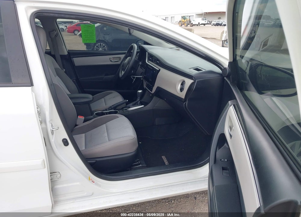 2017 TOYOTA COROLLA LE VIN: 5YFBURHE1HP602148