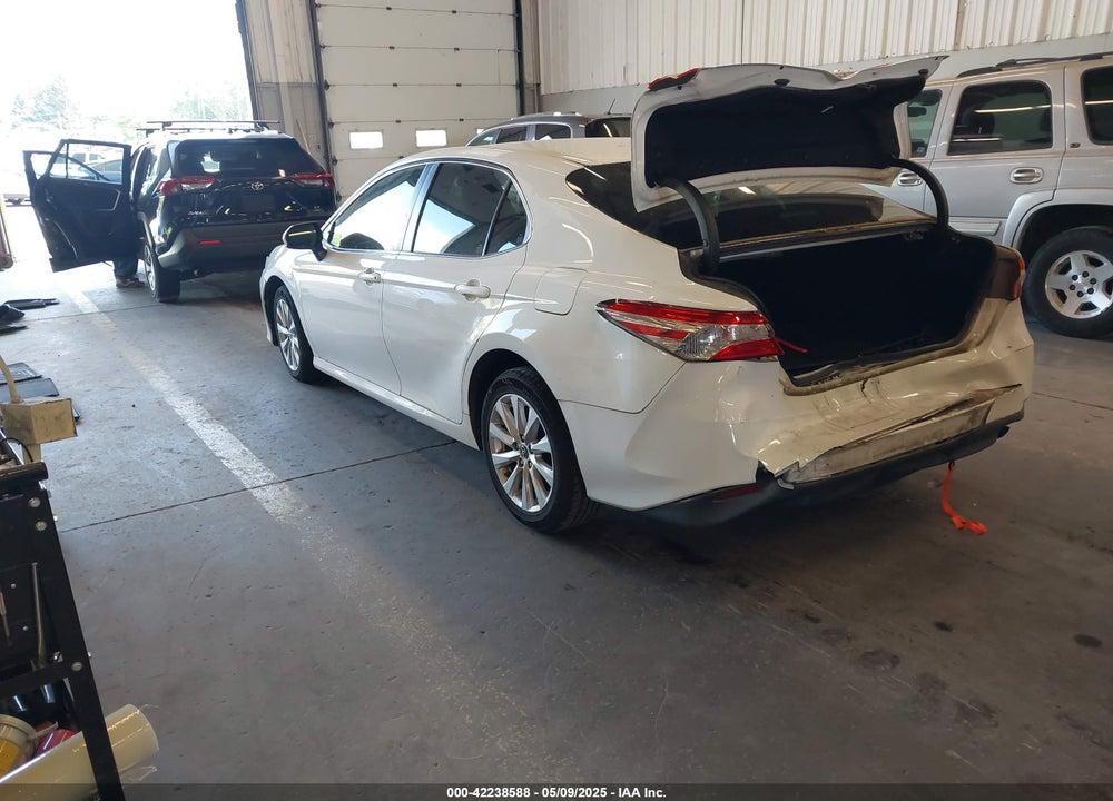 2018 TOYOTA CAMRY VIN: JTNB11HK0J3038079