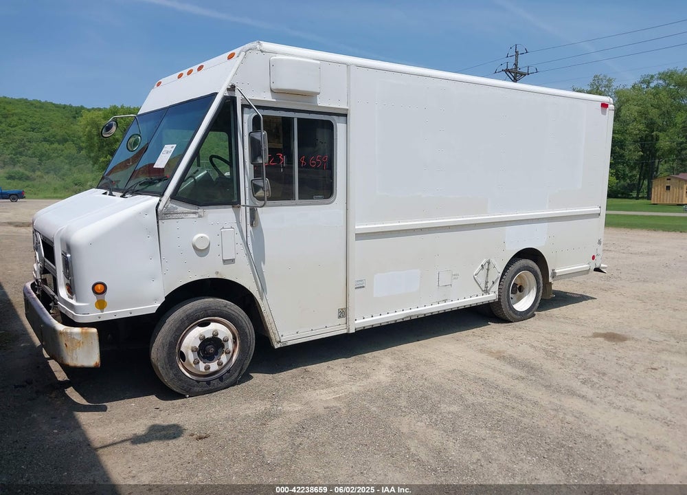 2005 FREIGHTLINER CHASSIS M LINE WALK-IN VAN VIN: 4UZAANBW45CV19019